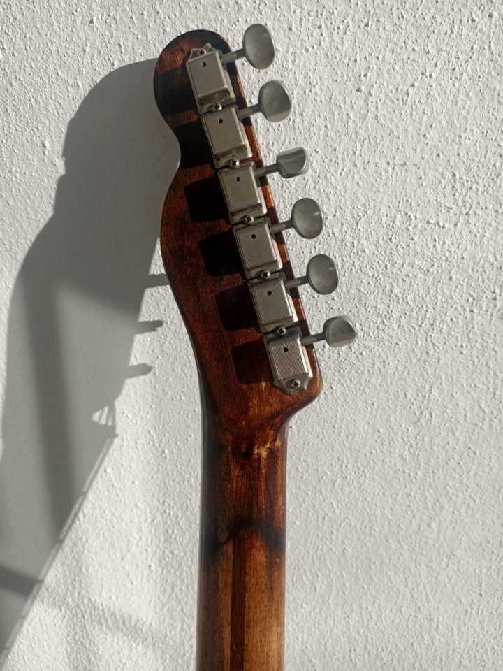 Guitarra tipo Telecaster de segunda mano · Foto 8 de 10 · Cádiz · 2000 €
