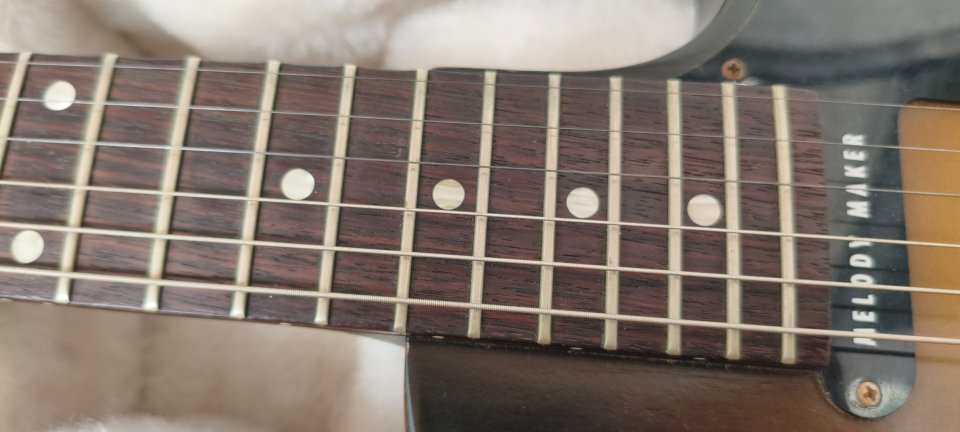 Gibson Melody Maker Reissue 1959 Vintage Sunburt de 2009 de segunda mano · Foto 10 de 10 · Sevilla · 1500 €