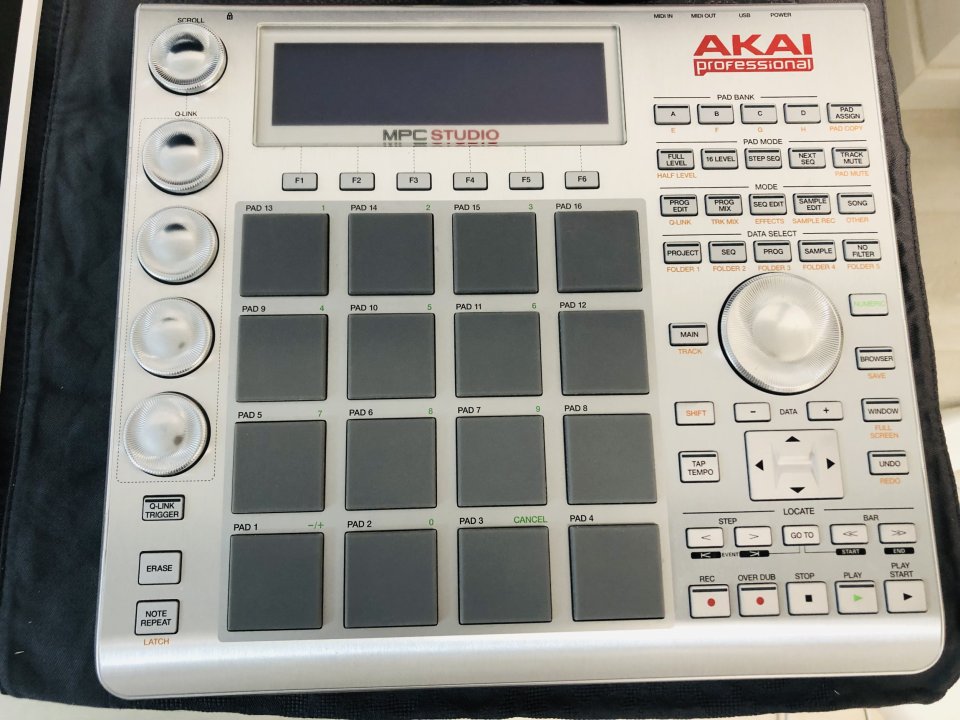 AKAI MPC STUDIO de segunda mano · Foto 2 de 7 · Valencia · 150 €