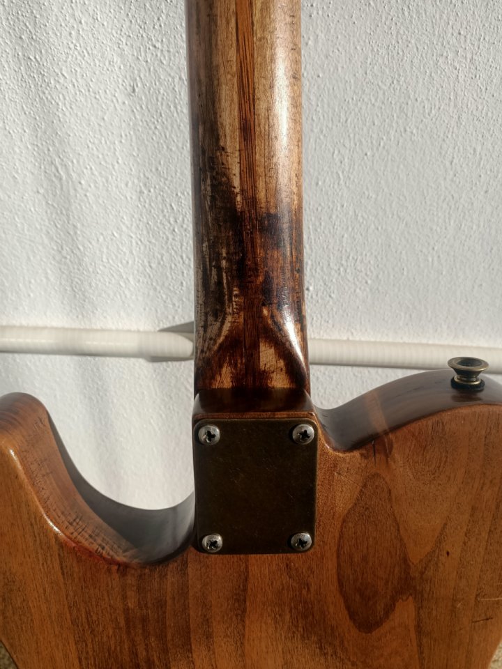 Guitarra tipo Telecaster de segunda mano · Foto 10 de 10 · Cádiz · 2000 €