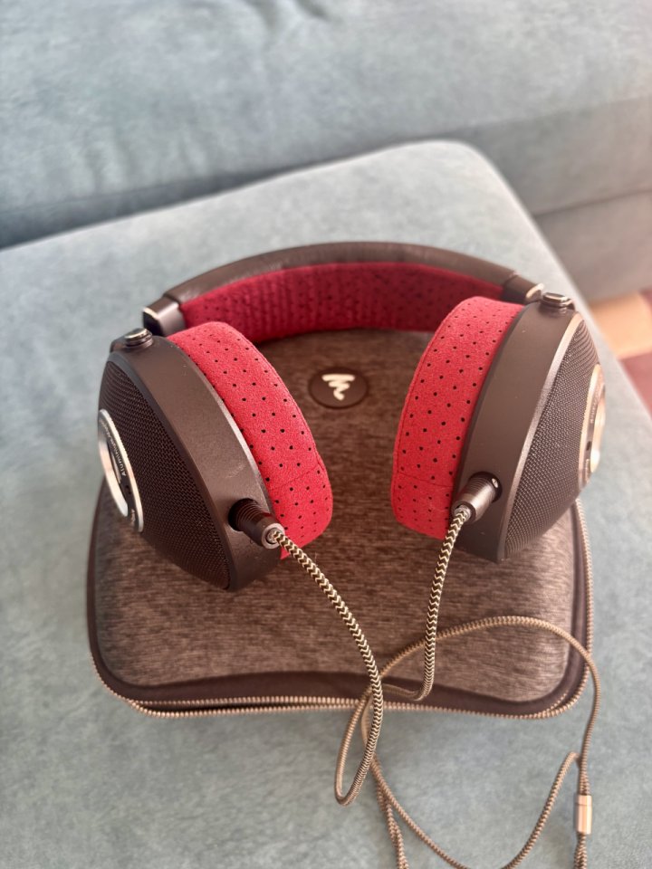 Focal Clear Pro Mg de segunda mano · Foto 1 de 6 · Sevilla · 750 €