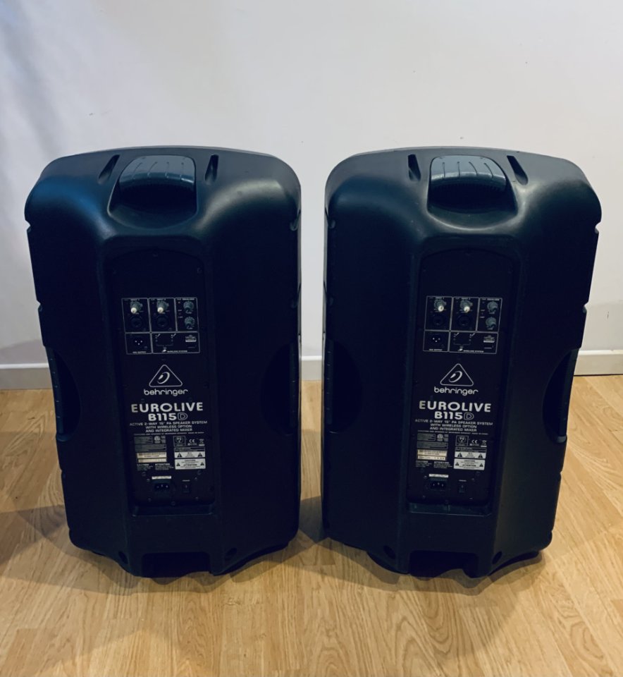 Behringer B115D / Altavoces activos