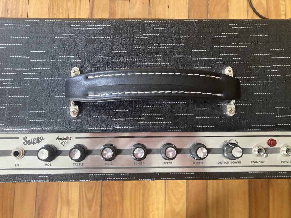 SUPRO AMULET 1x10" de segunda mano · Foto 2 de 3 · Cantabria · 800 €