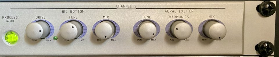 Procesador Analógico Aphex 204 Aural Exciter & Big Bottom de segunda mano · Foto 2 de 3 · Almería · 250 €