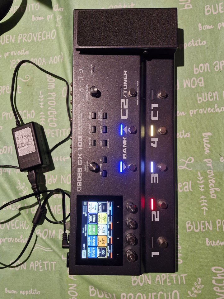 Boss GX100 de segunda mano · Foto 1 de 3 · Madrid · 380 €