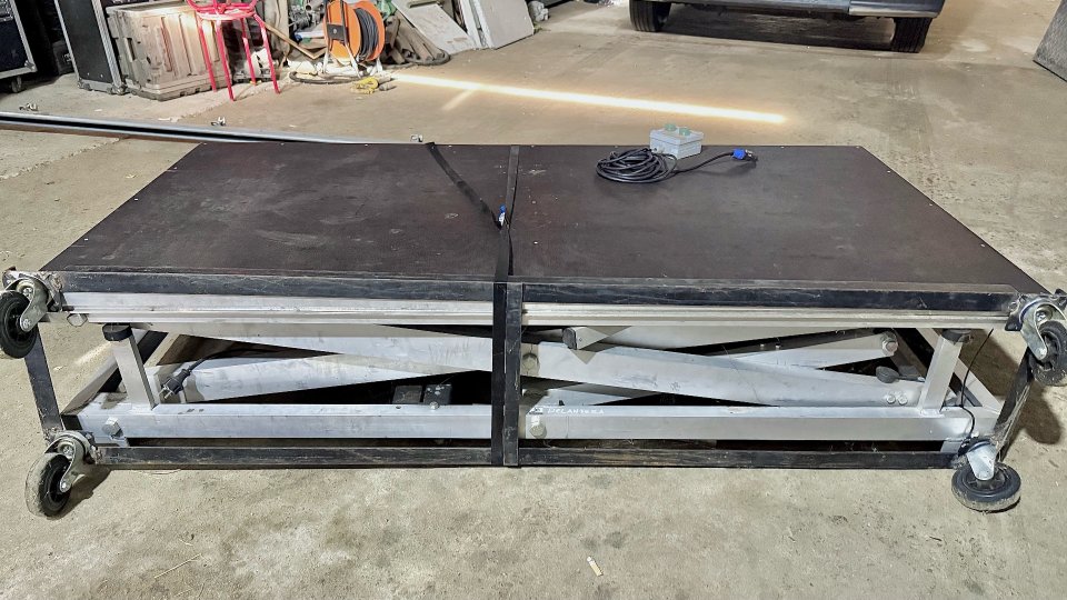 Tarima elevadora 2x1 metro a 1.8m altura