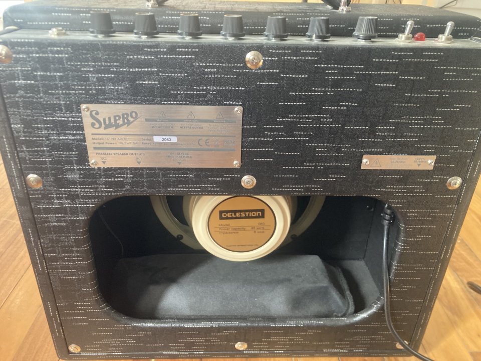 SUPRO AMULET 1x10" de segunda mano · Foto 3 de 3 · Cantabria · 800 €