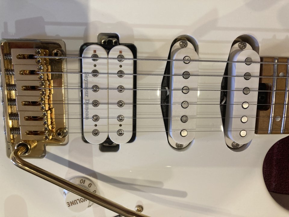 Charvel Pro-Mod DK24 HSS Snow White de segunda mano · Foto 3 de 10 · Barcelona · 900 €