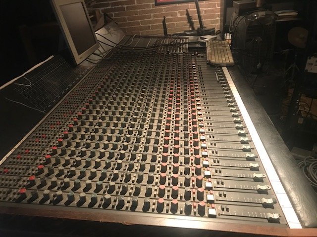 Mesa de mezclas analógica TAC Matchless de segunda mano · Foto 1 de 4 · Barcelona · 1800 €