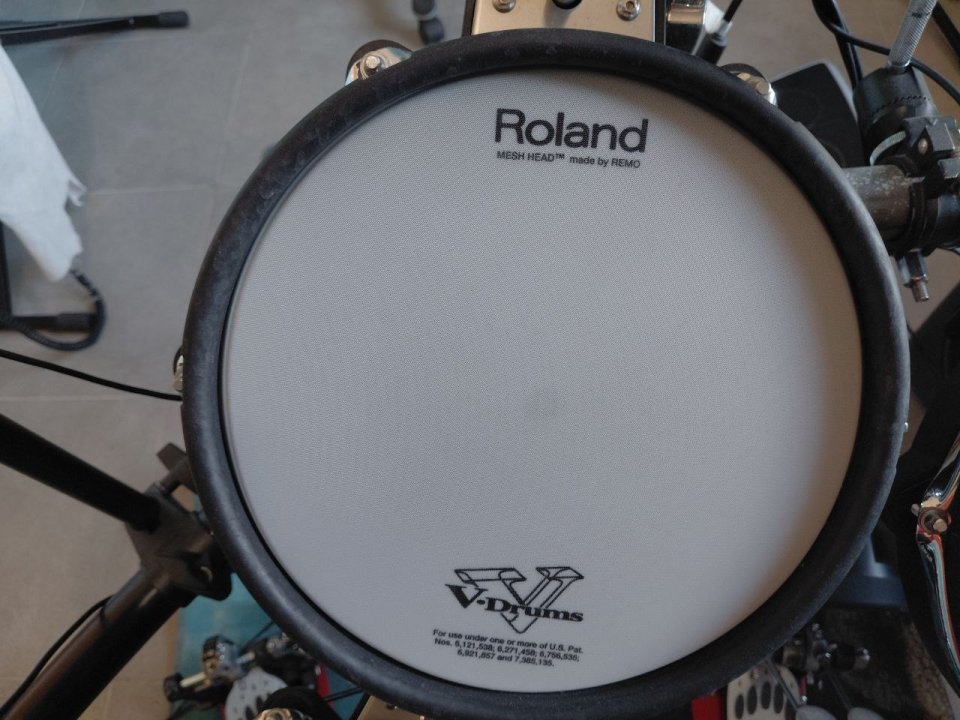 Batería electrónica Roland TD-4 con mejoras de segunda mano · Foto 8 de 10 · León · 1100 €