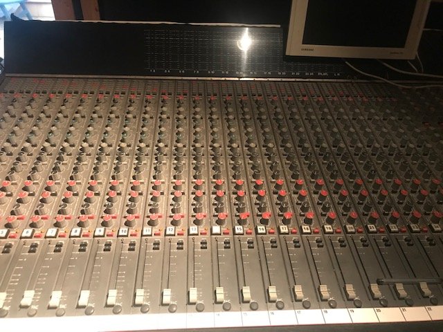 Mesa de mezclas analógica TAC Matchless de segunda mano · Foto 3 de 4 · Barcelona · 1800 €