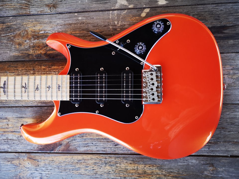 PRS SE NF3 with Rosewood Fretboard - Metallic Orange de segunda mano · Foto 1 de 10 · Huelva · 499 €
