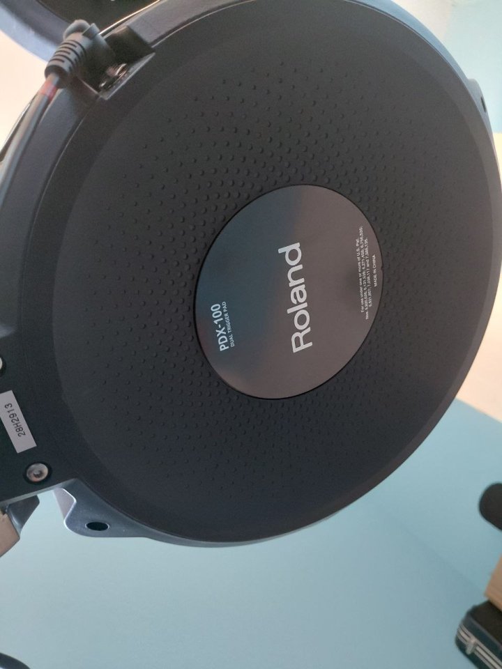 Batería electrónica Roland TD-4 con mejoras de segunda mano · Foto 9 de 10 · León · 1100 €