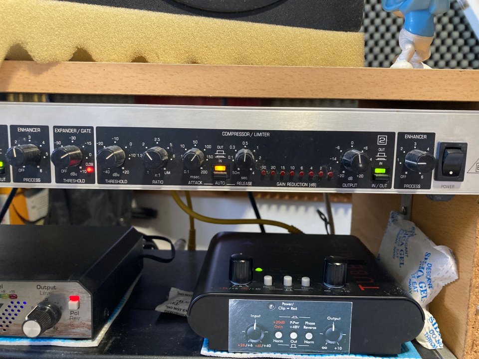 Behringer Autocom MDX 1200 de segunda mano · Foto 3 de 3 · Cantabria · 50 €