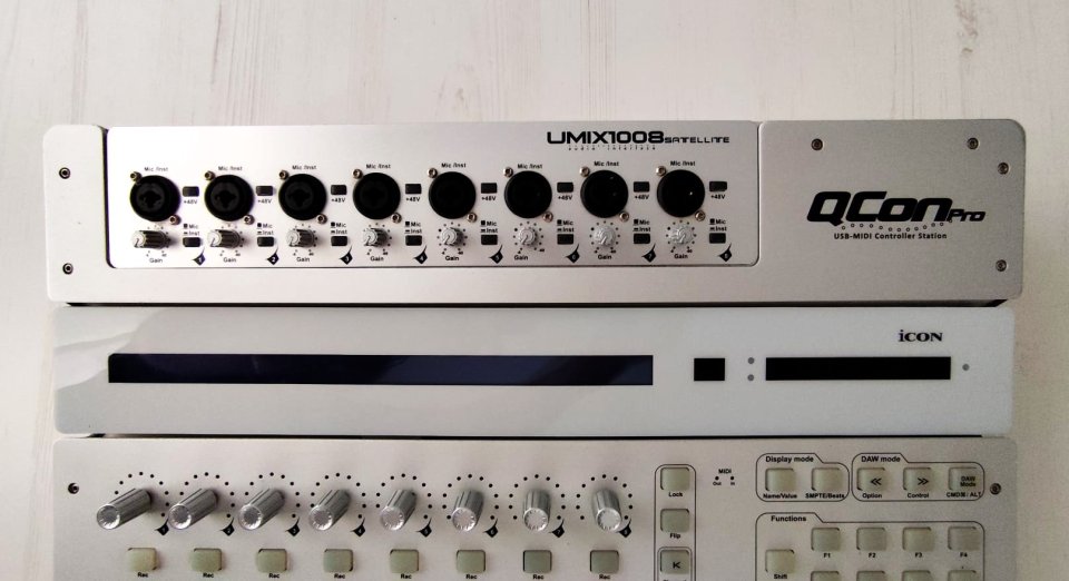 Icon QCon Pro USB MIDI/Audio 8-Fader Daw Controller + UMix 1008 White de segunda mano · Foto 4 de 5 · Málaga · 345 €