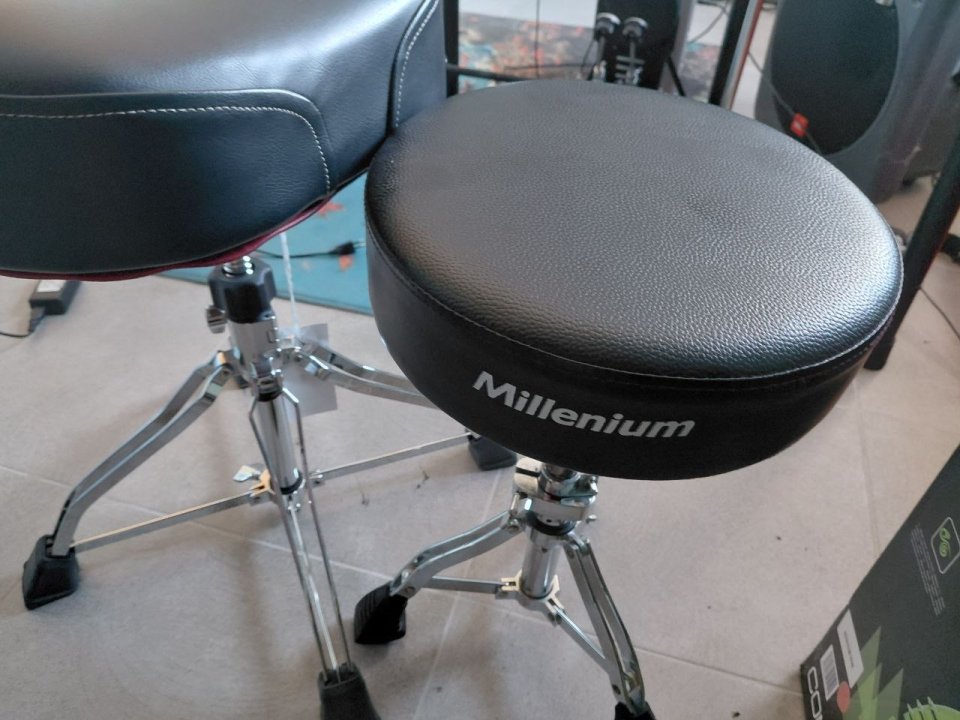 Batería electrónica Roland TD-4 con mejoras de segunda mano · Foto 10 de 10 · León · 1100 €