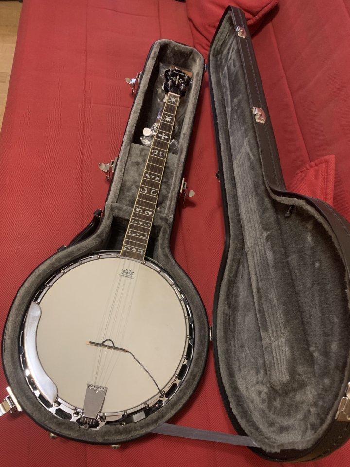 Banjo Fender FB55 (5 cuerdas), sin apenas uso + estuche. de segunda mano · Foto 1 de 9 · Valencia · 495 €