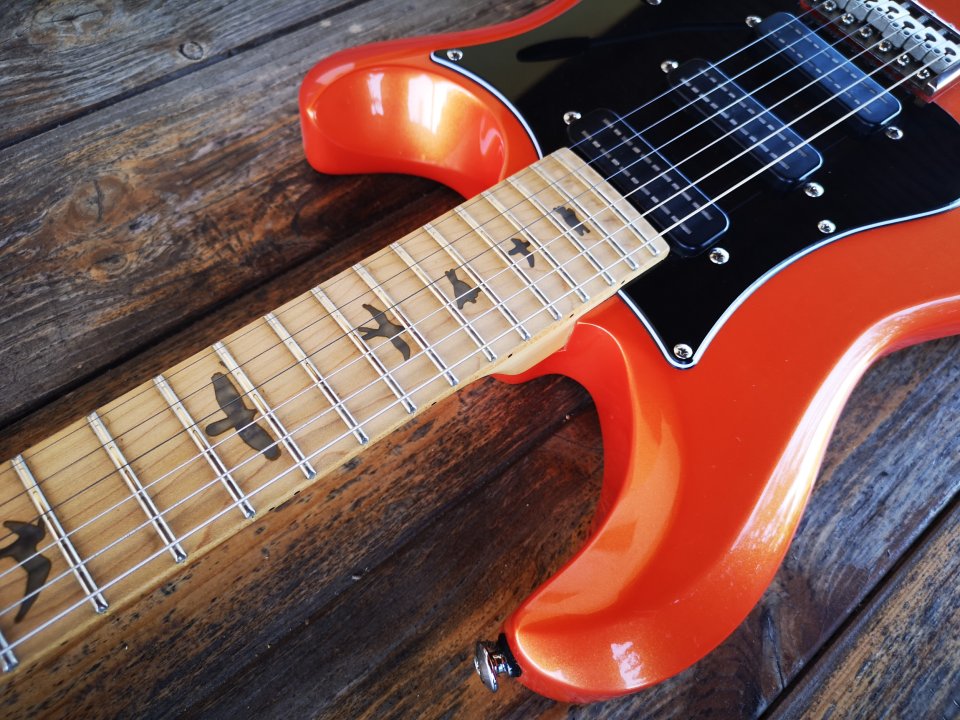 PRS SE NF3 with Rosewood Fretboard - Metallic Orange de segunda mano · Foto 3 de 10 · Huelva · 499 €