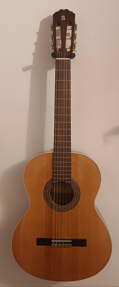 Guitarra Clásica Alhambra C2