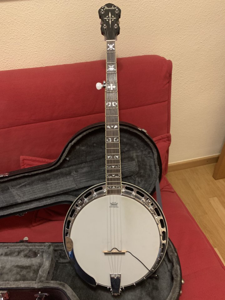 Banjo Fender FB55 (5 cuerdas), sin apenas uso + estuche. de segunda mano · Foto 3 de 9 · Valencia · 495 €