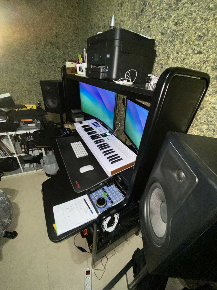 Mesa escritorio para estudio de grabacion