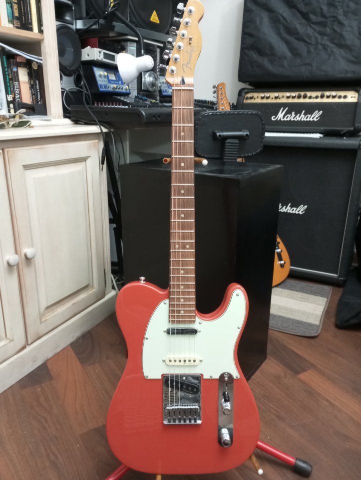 FENDER player plus NASHVILLE TELECASTER