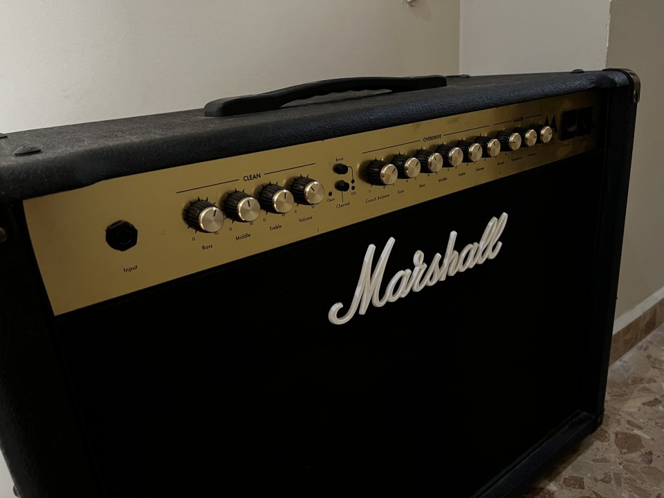 Vendo amplificador Marshall MA100C de segunda mano · Foto 2 de 3 · Castellón · 600 €