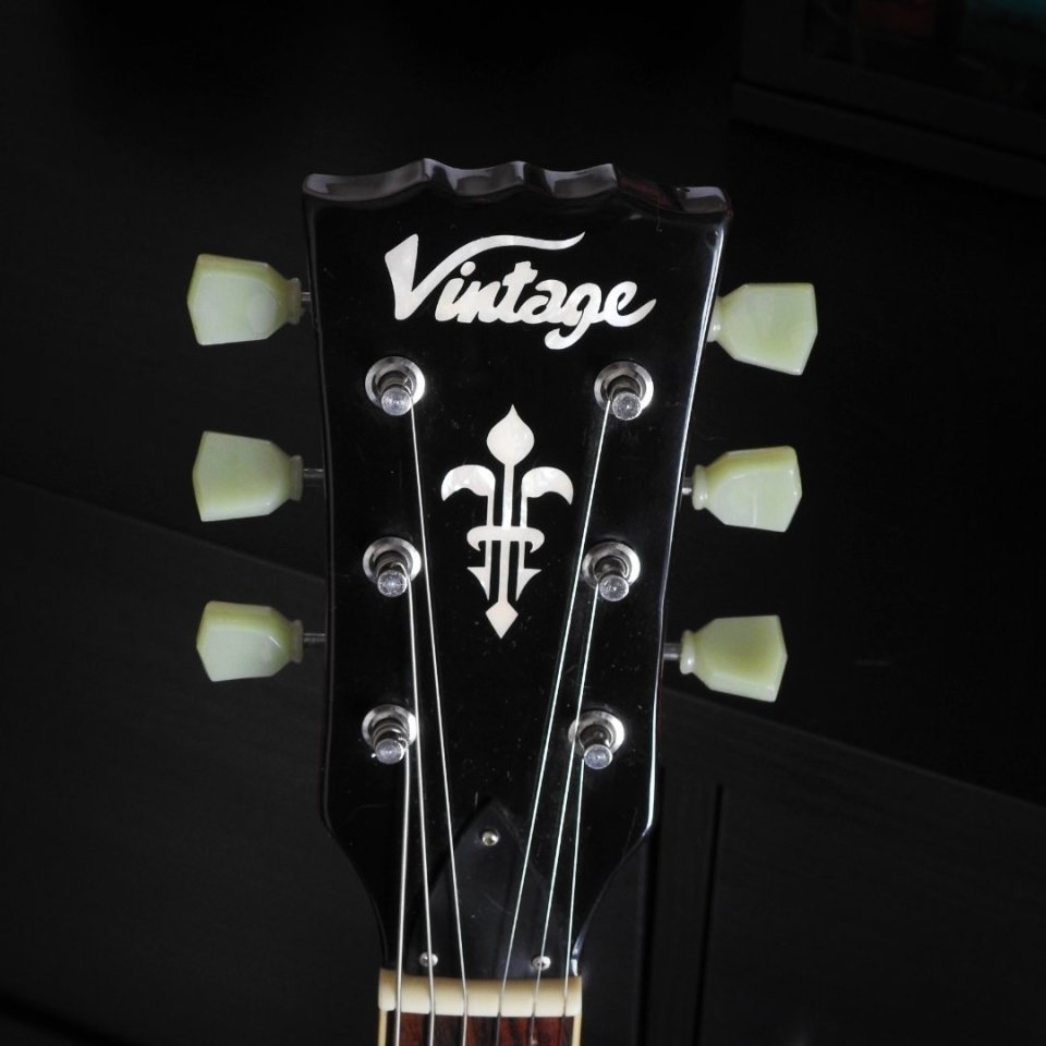 Guitarra Vintage V100 Goldtop de segunda mano · Foto 6 de 8 · Huelva · 320 €