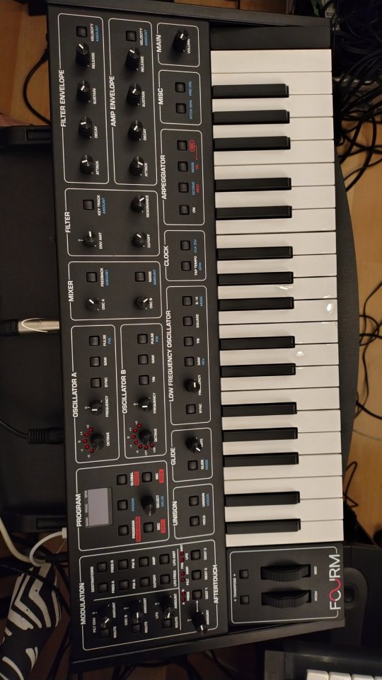 Sequential Fourm ENV. INC. de segunda mano · Cádiz · 550 €