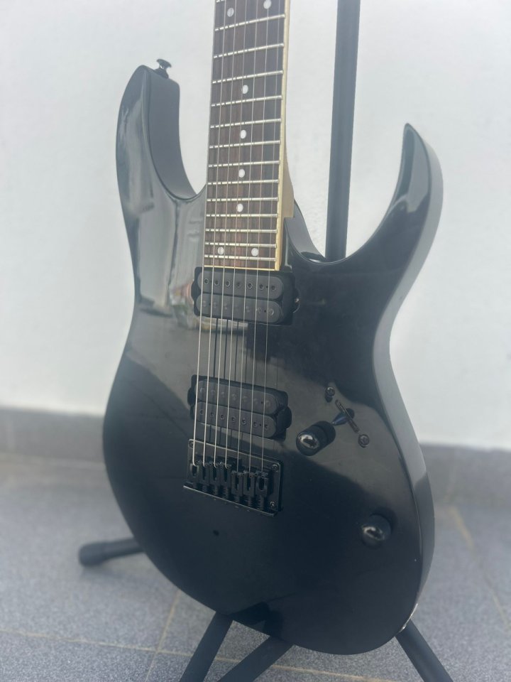 Ibanez RG7321 - 7 cuerdas