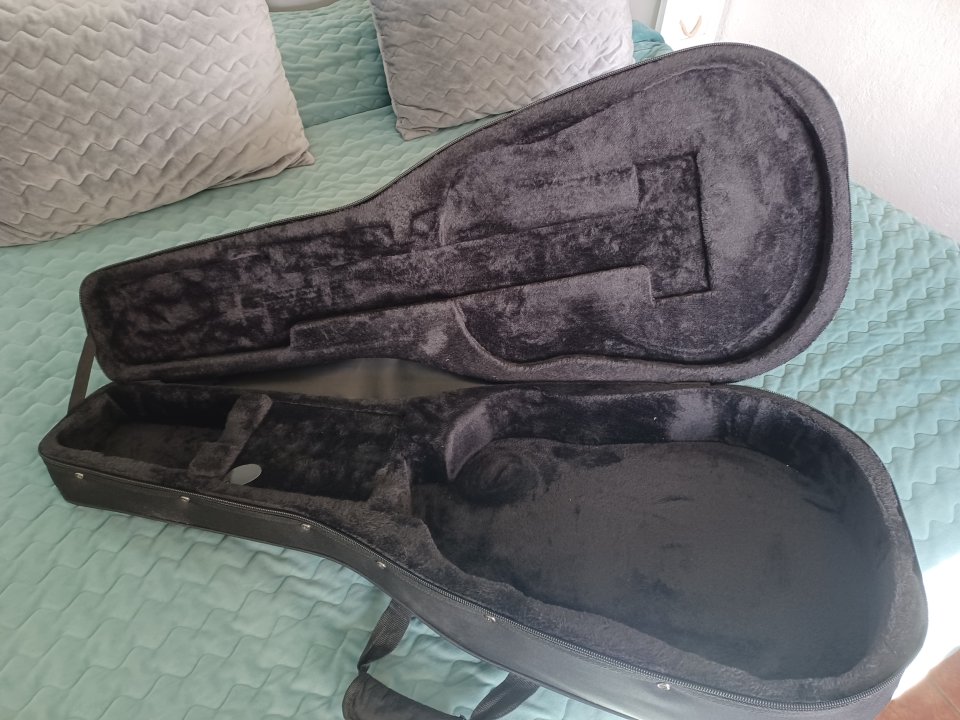Harley Benton CLG-70ASR CE NAT All Solid Grand Auditorium Con Funda Rigido de segunda mano · Foto 8 de 10 · Málaga · 375 €