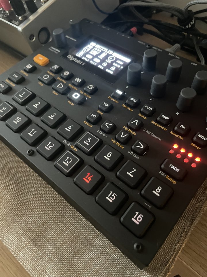 Digitakt 2( Reservada ) de segunda mano · Foto 1 de 2 · Lugo · 740 €