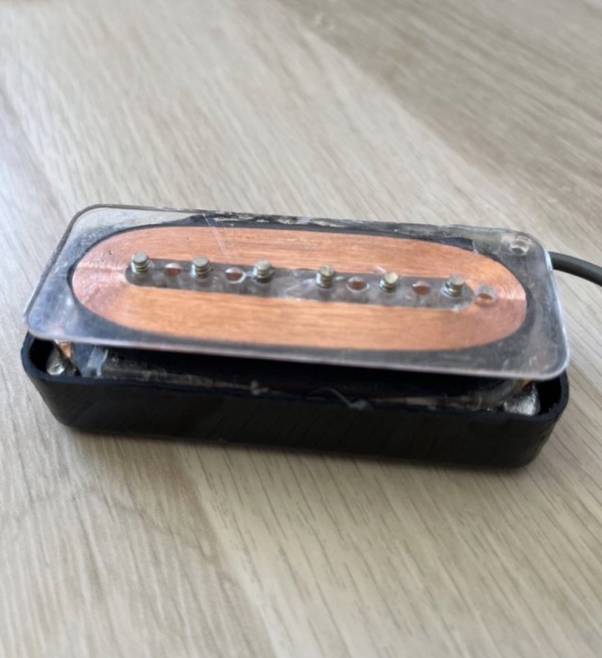 Pastilla para guitarra Gibson P100 de los años 89-90. de segunda mano · Foto 2 de 4 · Málaga · 100 €