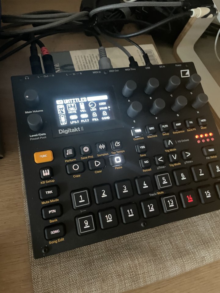 Digitakt 2( Reservada ) de segunda mano · Foto 2 de 2 · Lugo · 740 €