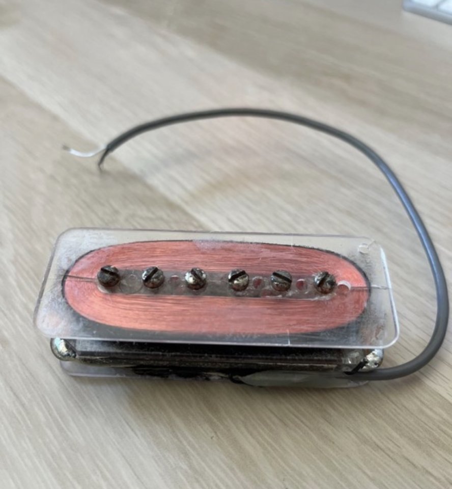 Pastilla para guitarra Gibson P100 de los años 89-90. de segunda mano · Foto 3 de 4 · Málaga · 100 €