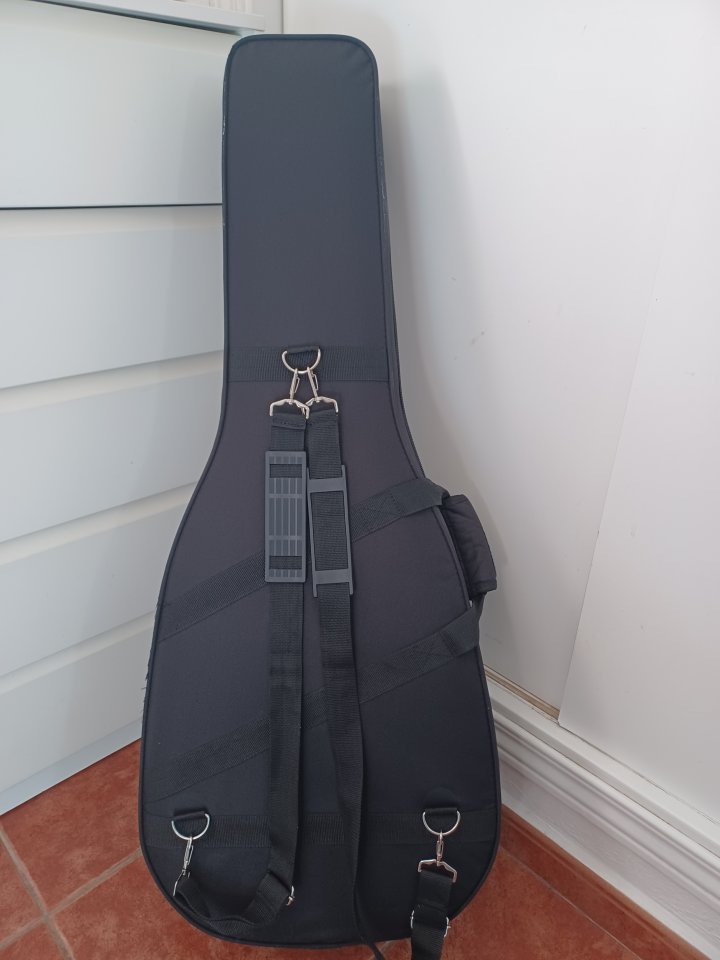 Harley Benton CLG-70ASR CE NAT All Solid Grand Auditorium Con Funda Rigido de segunda mano · Foto 10 de 10 · Málaga · 375 €