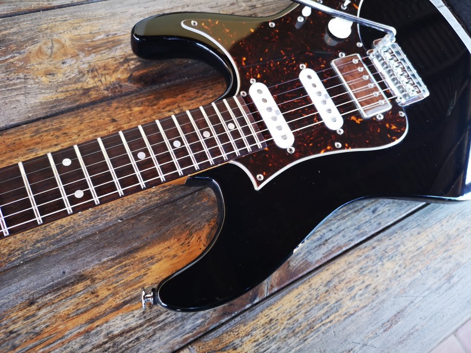 Ibanez AZ2204N-BK Prestige Black de segunda mano · Foto 2 de 10 · Huelva · 1399 €