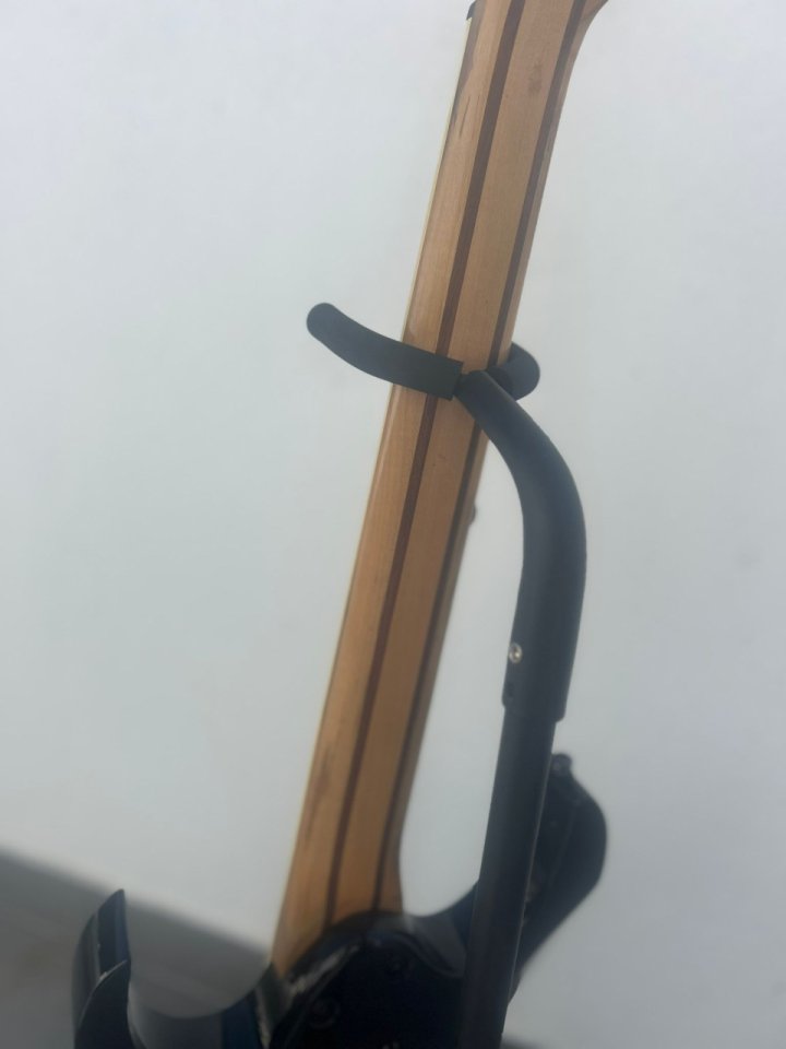 Ibanez RG7321 - 7 cuerdas