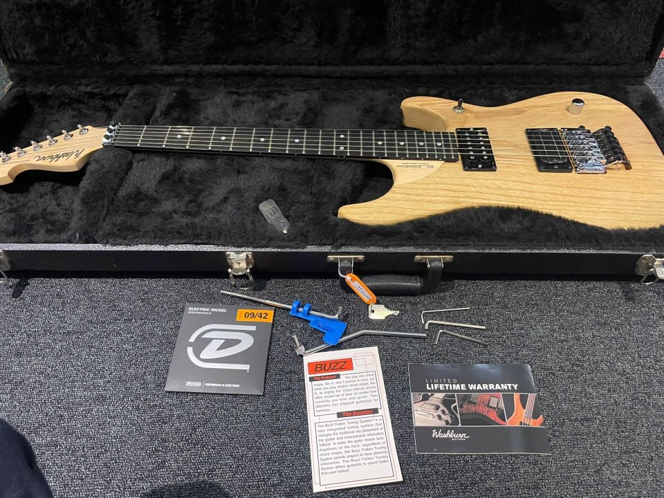 Washburn N4 (no cambios) de segunda mano · Foto 2 de 5 · Cádiz · 2200 €