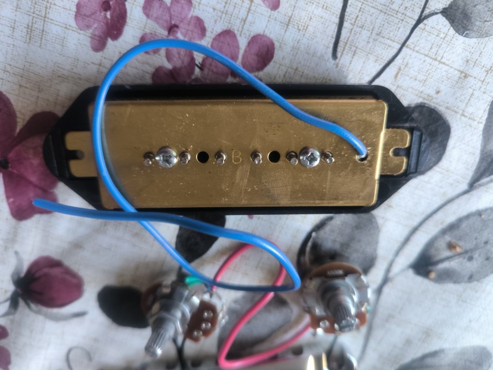 REBAJADO Pastilla, electrónica y puente para SG/Les Paul Junior de segunda mano · Foto 2 de 3 · Murcia · 24 €