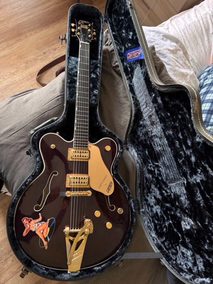 Fender Signature Jaguar y Gretsch Japan