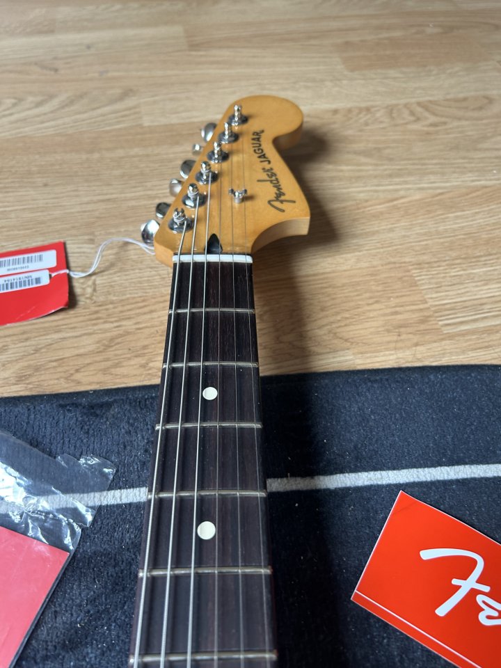 Fender Jaguar Player II ((Nueva))