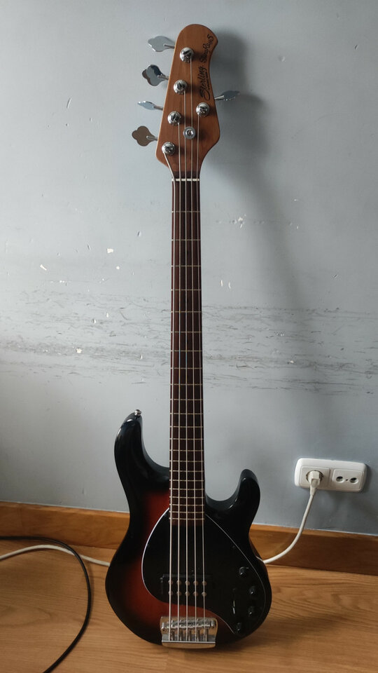 Sterling by Musicman Stingray Ray35