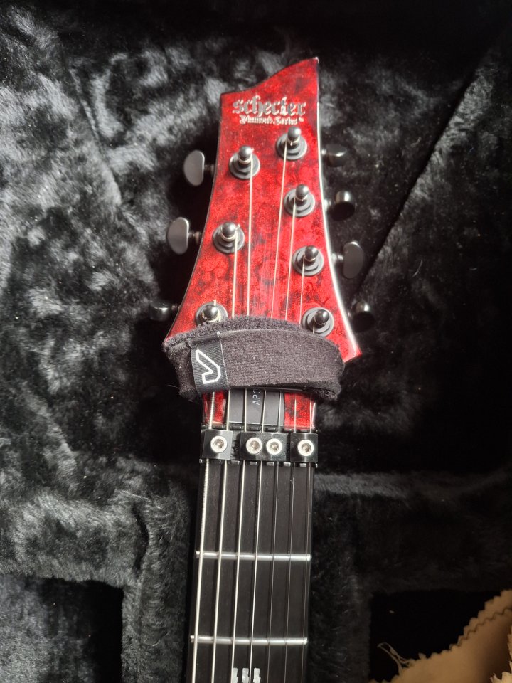 Vendo o cambio Schecter Apocalypse c7 fr