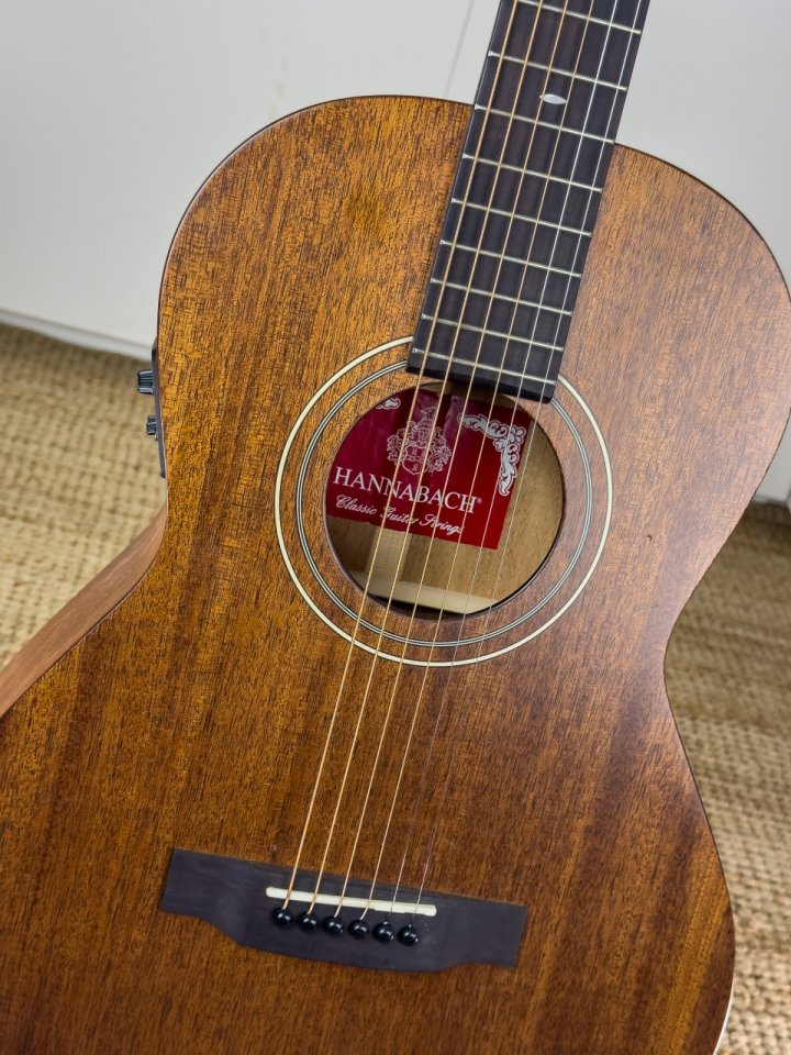 Harley Benton CLP-15ME SolidWood con mochila de segunda mano · Foto 3 de 10 · Tarragona · 195 €