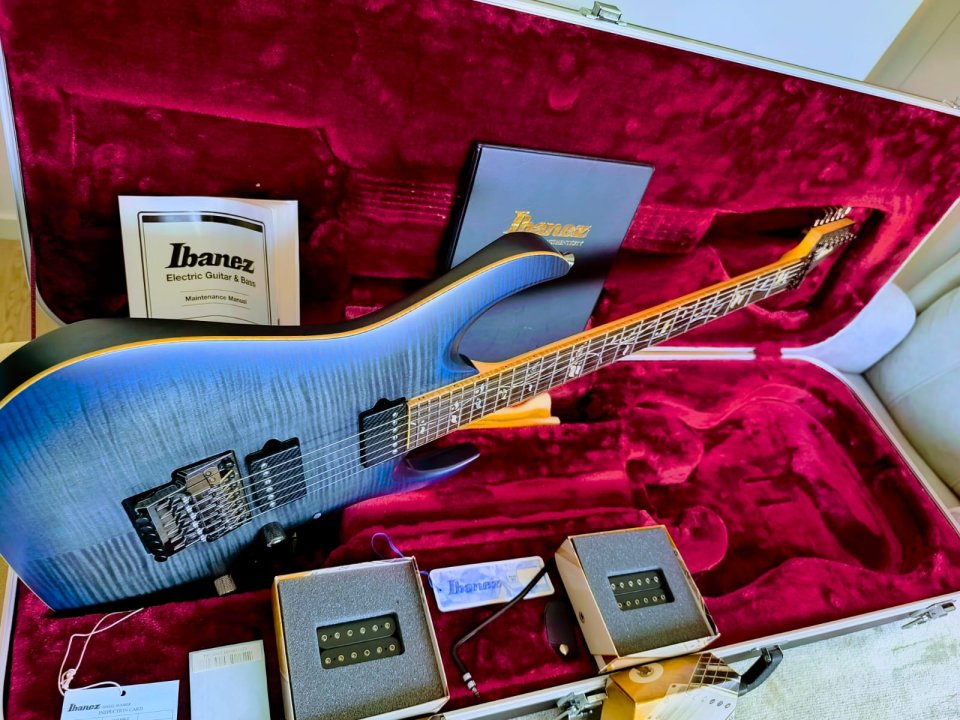 IBANEZ RGA 8420 SDF J. Custom (Bare Knuckle) de segunda mano · Foto 4 de 10 · Sevilla · 3000 €