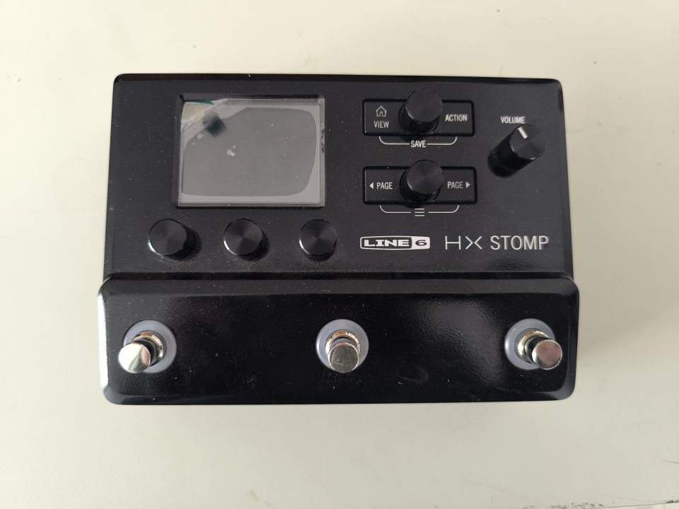 Line 6 HX Stomp con accesorios de segunda mano · Foto 1 de 4 · Ciudad Real · 520 €