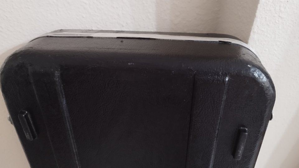 Estuche bajo eléctrico -no envío de segunda mano · Foto 4 de 4 · Badajoz · 40 €