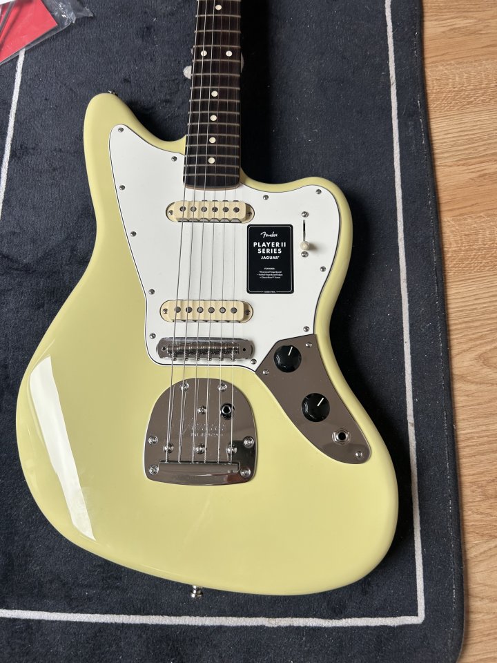 Fender Jaguar Player II ((Nueva))