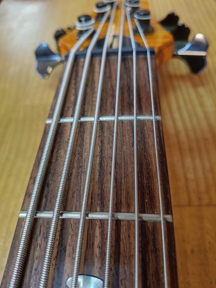 Bajo Ibanez GVB36 Gérald Veasley de segunda mano · Foto 7 de 9 · Bizkaia · 1190 €